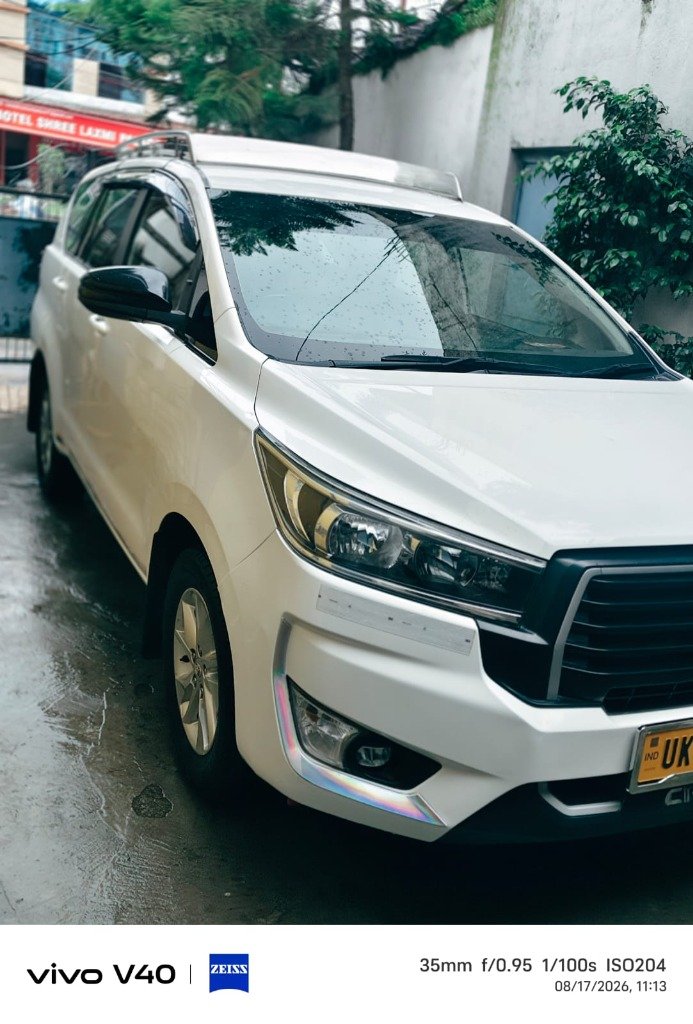Premium SUV (Toyota Innova Crysta)